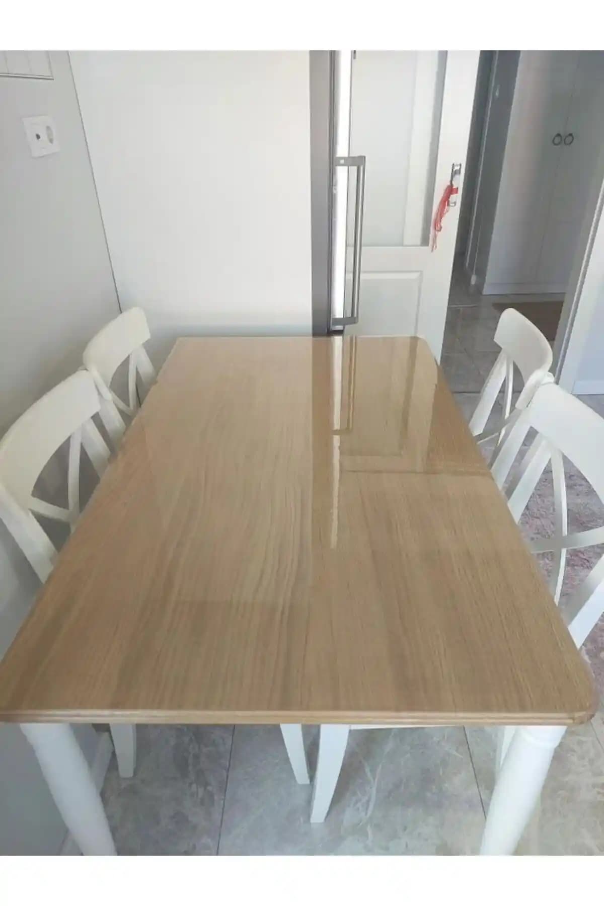 Akıllı Yapışkanlı Kaymaz Şeffaf Masa Örtüsü: Dayanıklı ve Estetik Masa Koruma Çözümü