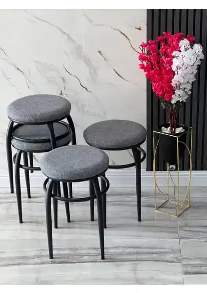 Ars ve Ekip Metal Siyah Tabure Karşılaştırması: Malzeme, Konfor ve Dayanıklılık Analizi