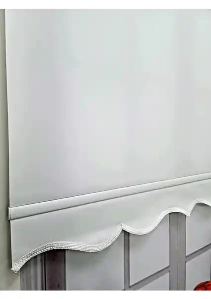 BBB Düz Stor ve Kalın Kumaşlı Mat Stor Perde Modellerinin Detaylı Karşılaştırması