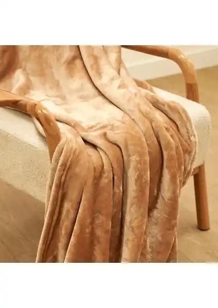 Bella Maison Shelly Wellsoft TV Battaniyesi: Şıklık ve Konforu Bir Arada Sunan Yumuşak Battaniye