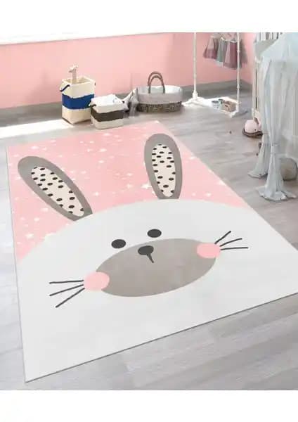 Çocuk ve Salon Halısı Karşılaştırması: Malzeme, Tasarım ve Kullanım Özellikleri