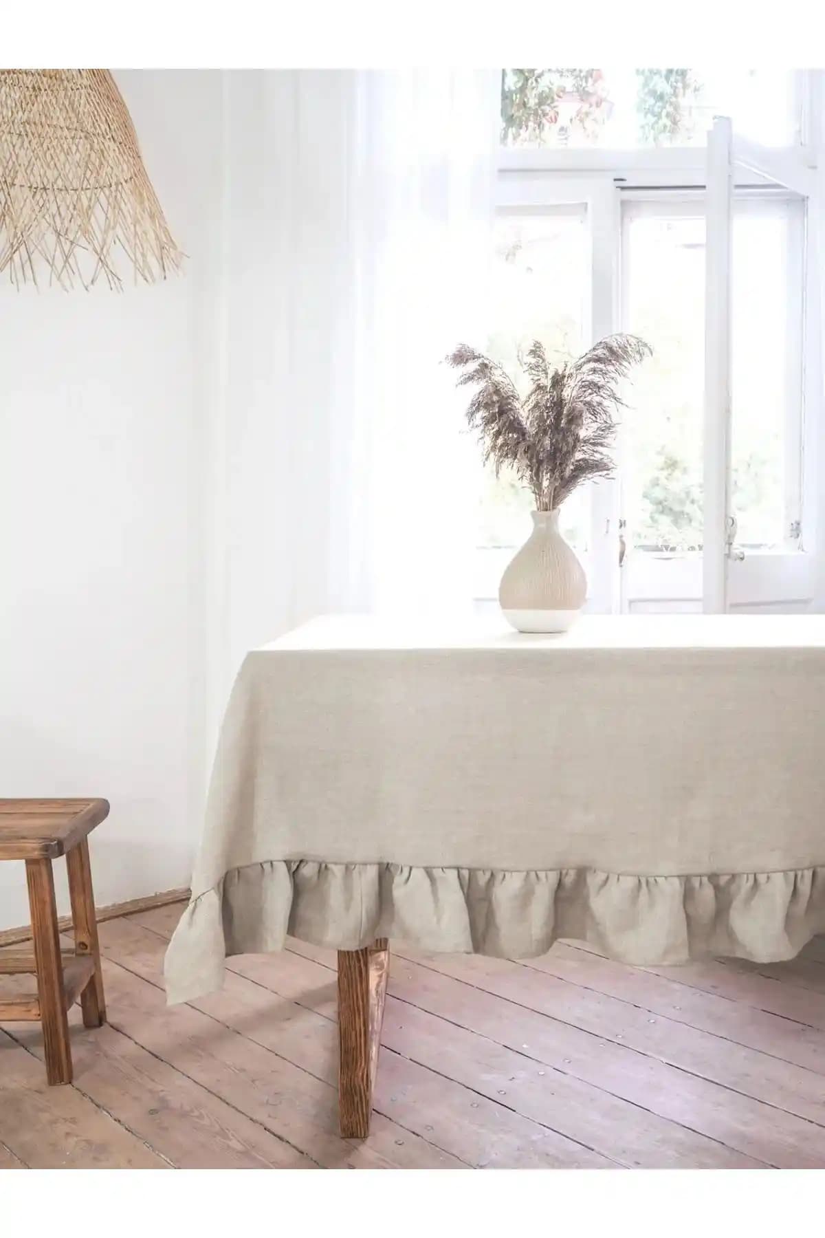 El İşçiliği ve Doğal Malzemelerle Tasarlanmış Vintage Masa Örtüsü 100x100 cm