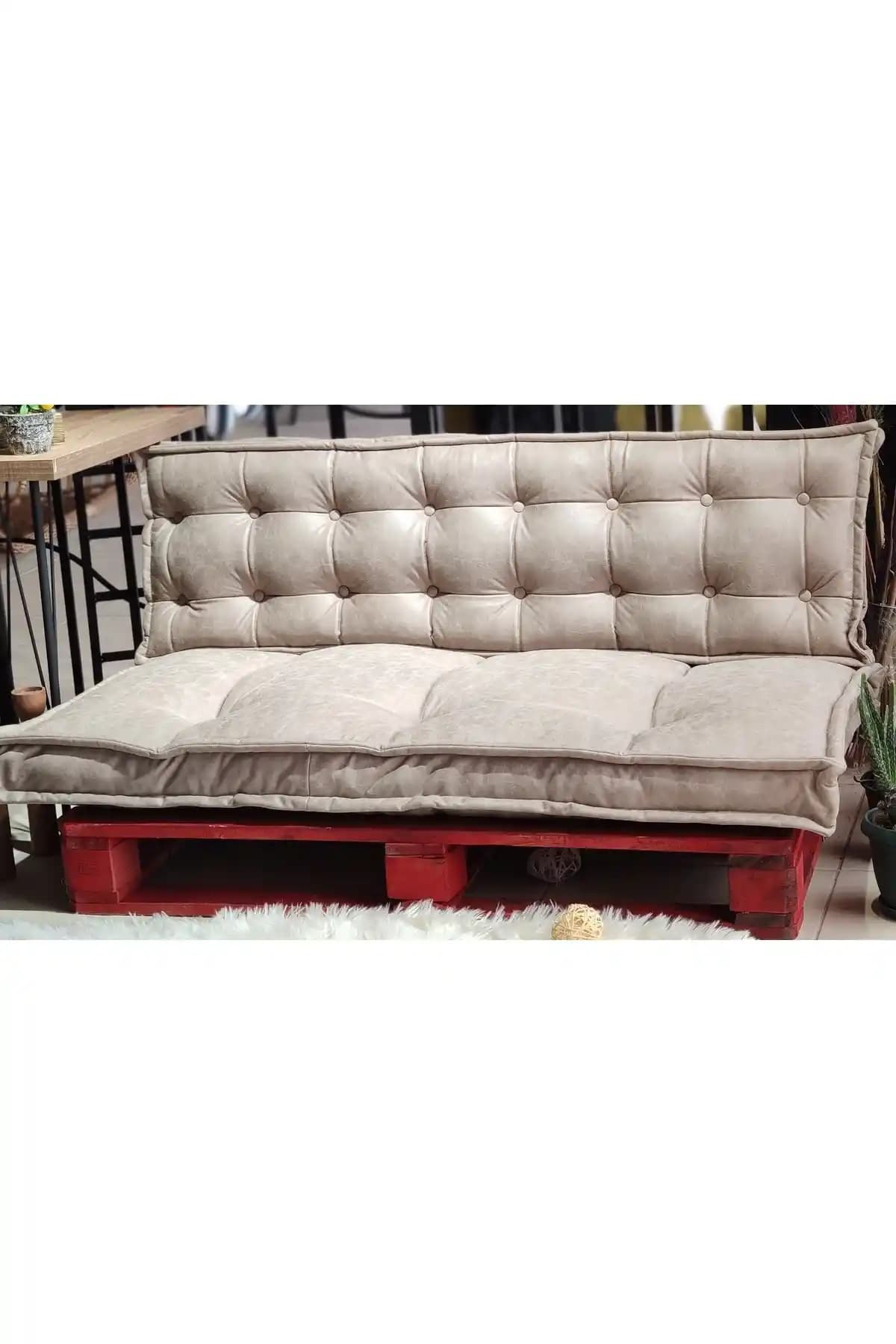 FabricaHome Berlin 5 Yer ve Palet Minderi: Retro Stil ve Dayanıklılık ile Şık Dış Mekan Dekorasyonu