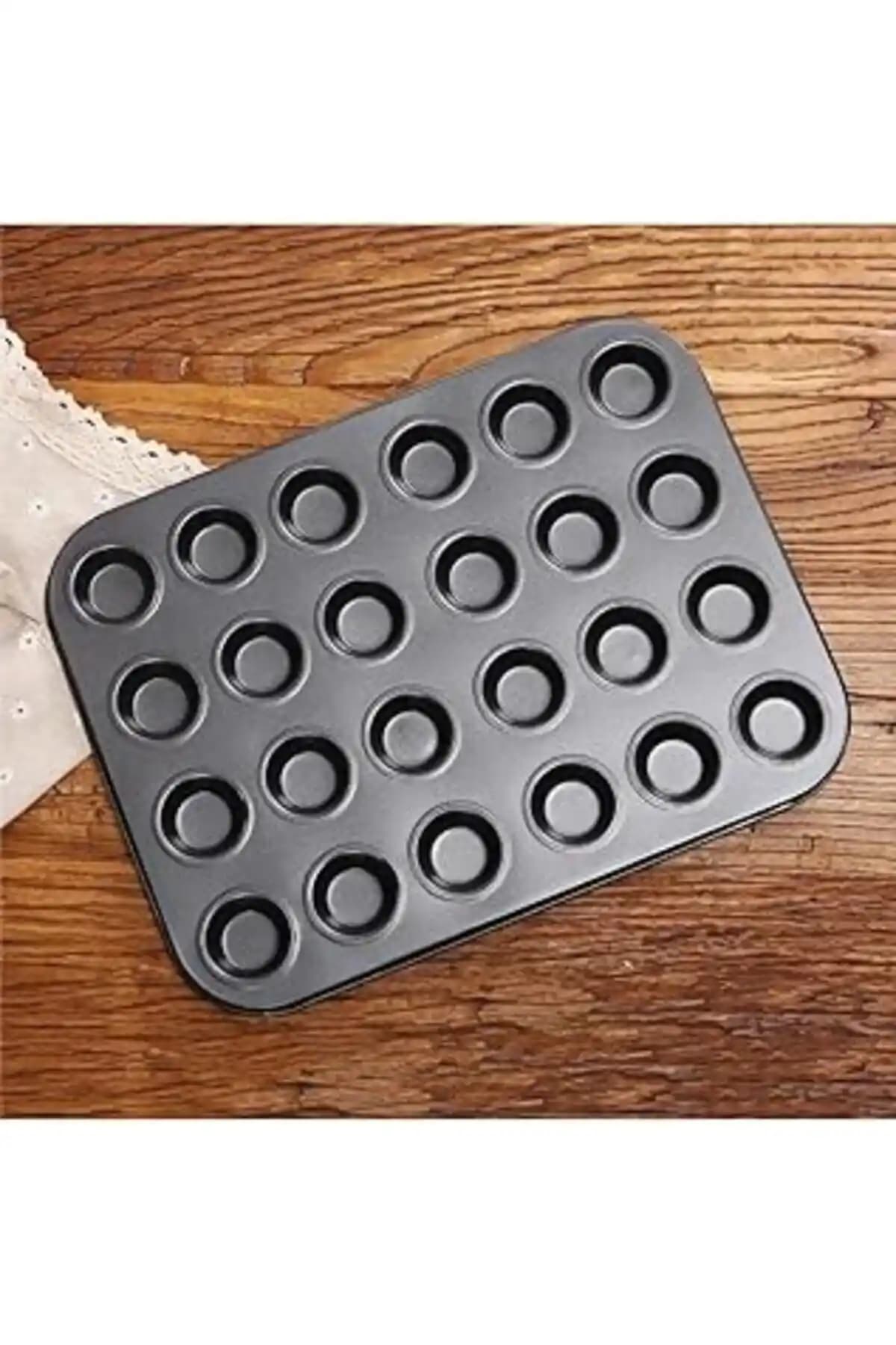 Genel Markalar 24 Bölmeli Muffin Kalıbı: Dayanıklı ve Çok Amaçlı Mutfak Gereci