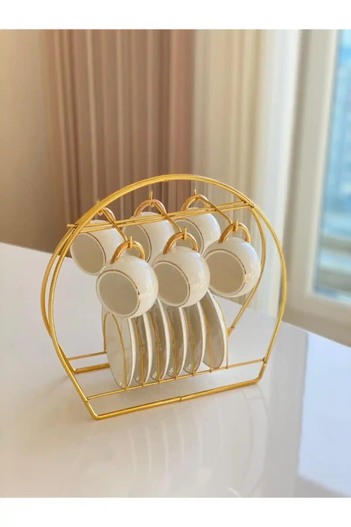 Gold Renk Fincan Askılığı Stanı Modern Tasarım ve Dayanıklı Seramik Malzeme ile