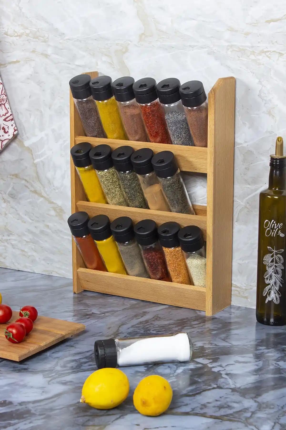 KukiWood Twister 18'li Baharatlık Takımı: Estetik ve Fonksiyonel Mutfak Aksesuarı