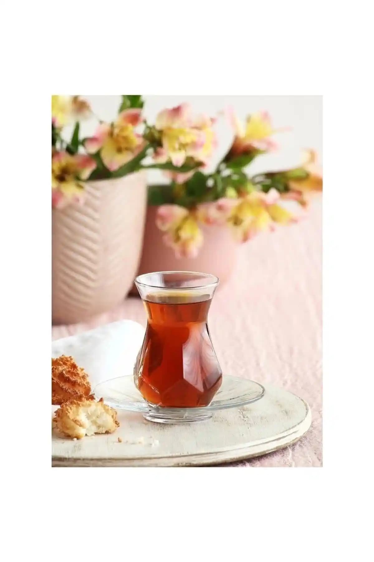 LAV Alya 12 Parça Cam Çay Seti Estetik ve Fonksiyonellik Sunan Şık Tasarım