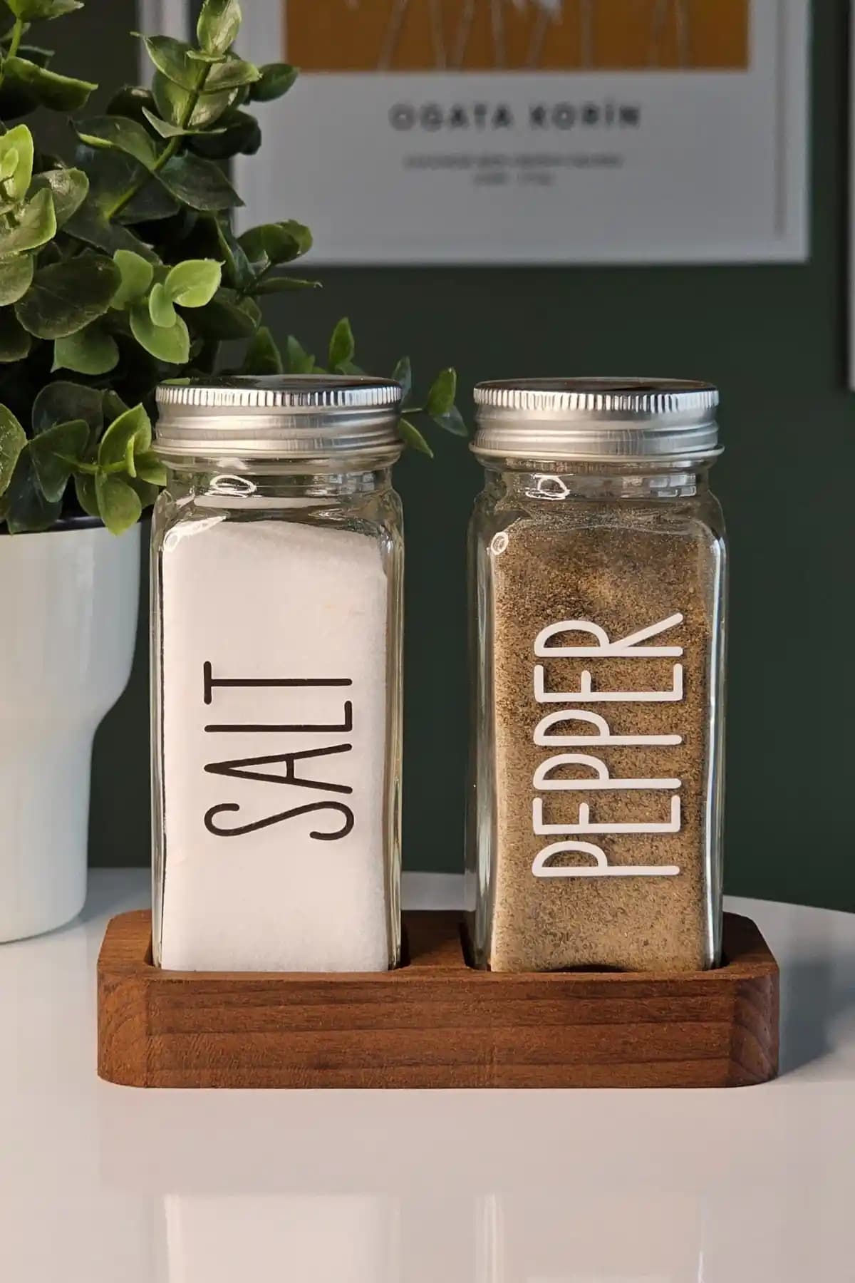 Mienda Home Ahşap Stantlı 2'li Cam Tuzluk Biberlik İncelemesi ve Kullanım Özellikleri