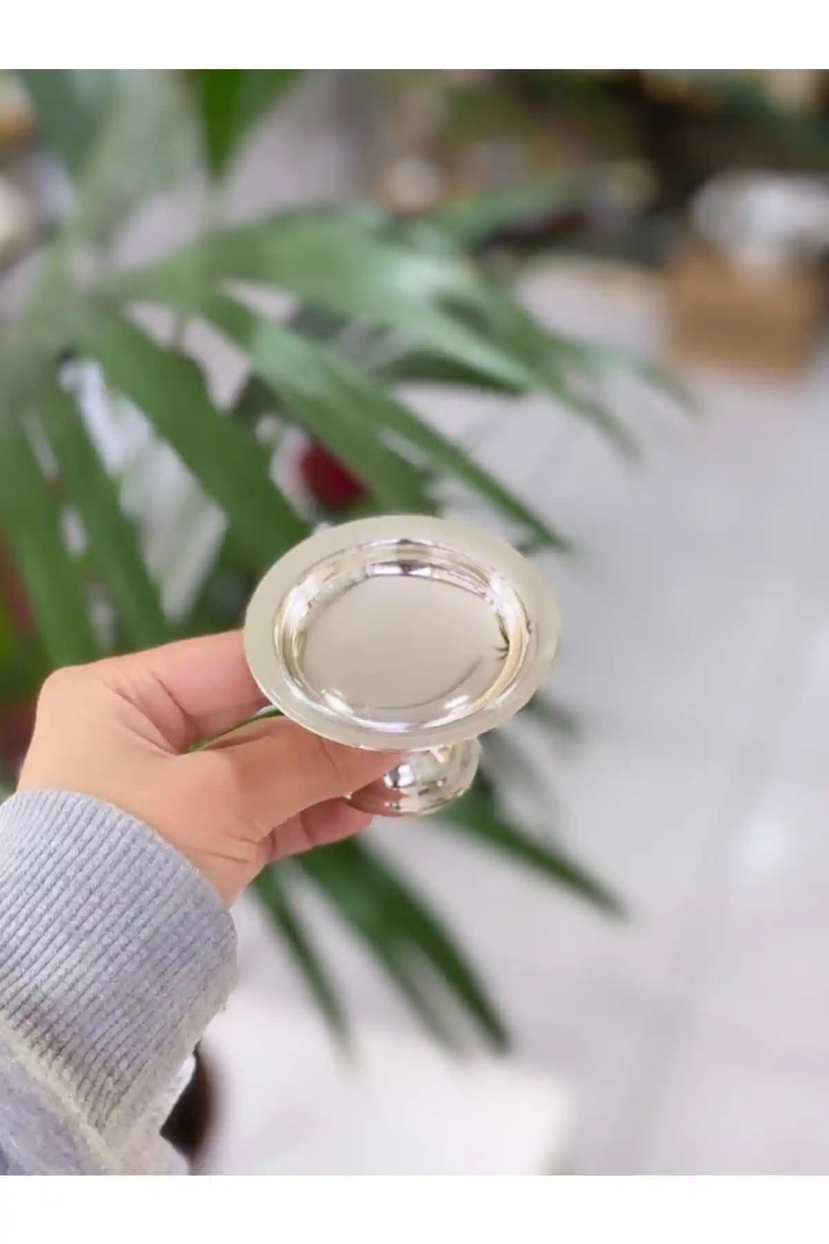 Modern Gümüş Metal Lokumluk Tek Parça Minimalist Tasarım ve Dayanıklılık