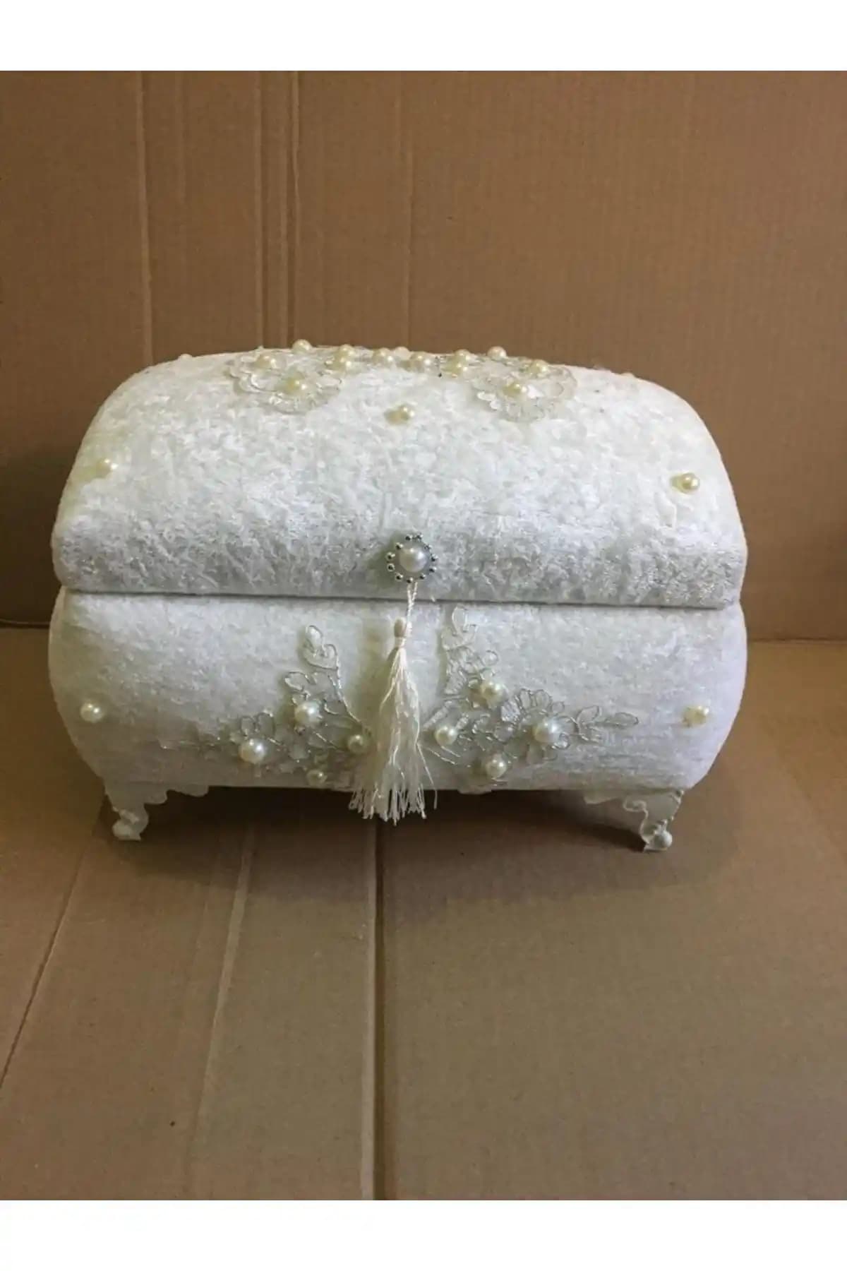 Nima Çeyiz Hediye Kutusu ve Gelin Küçük Makyaj Sandığı Modern ve Şık Tasarımıyla Öne Çıkıyor