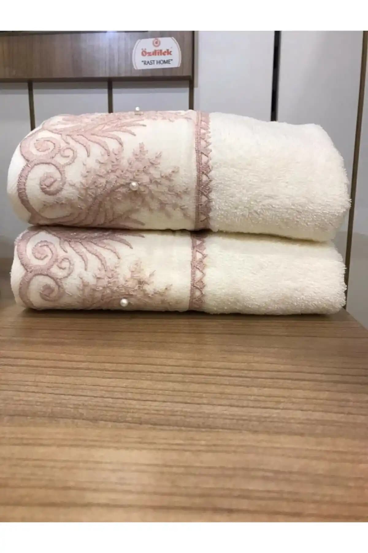 Özdilek Beyza Güpürlü El Yüz Havlusu: Yüksek Kalite ve Estetik Birlikte Sunar