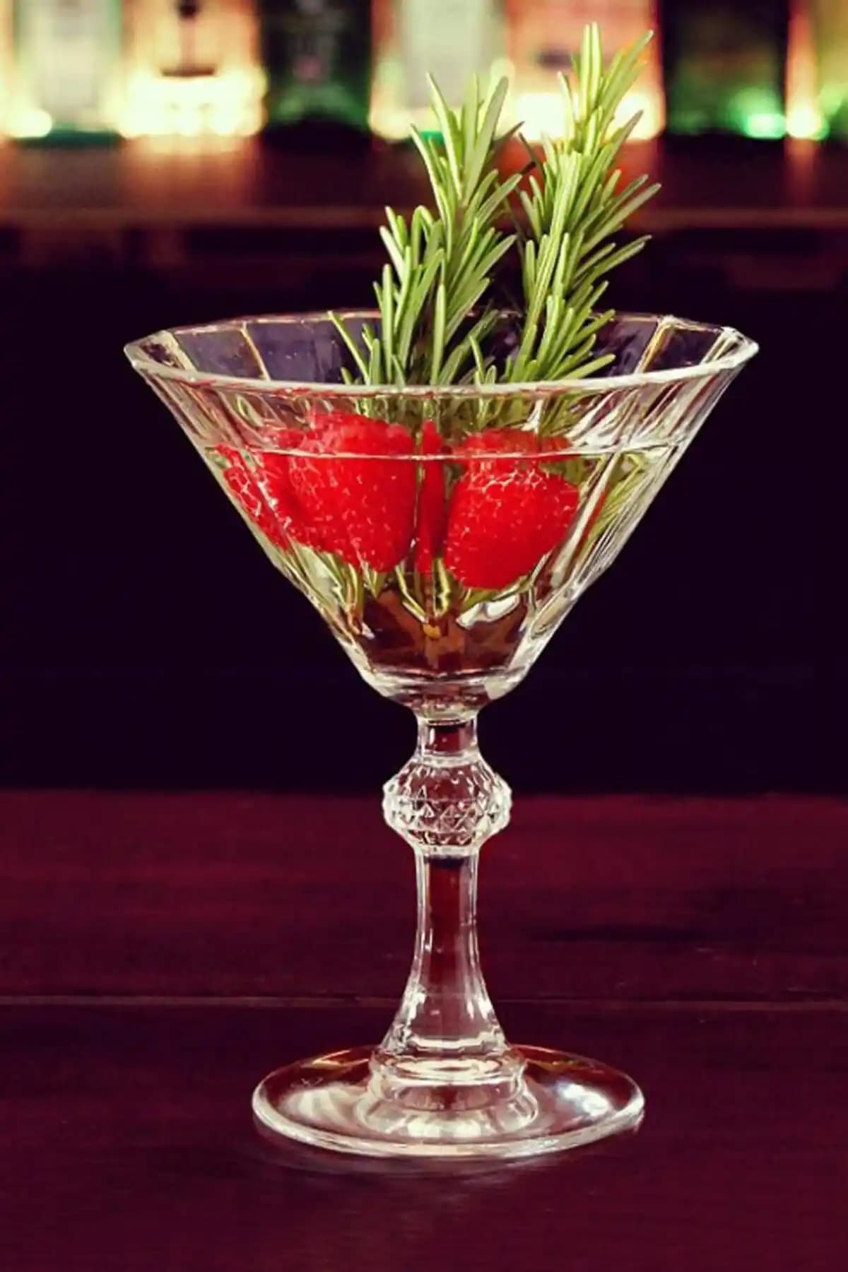 Paşabahçe Diamond Ayaklı Bardak Dondurmalık Seti 6'lı, Estetik ve Dayanıklı Cam Tasarımı