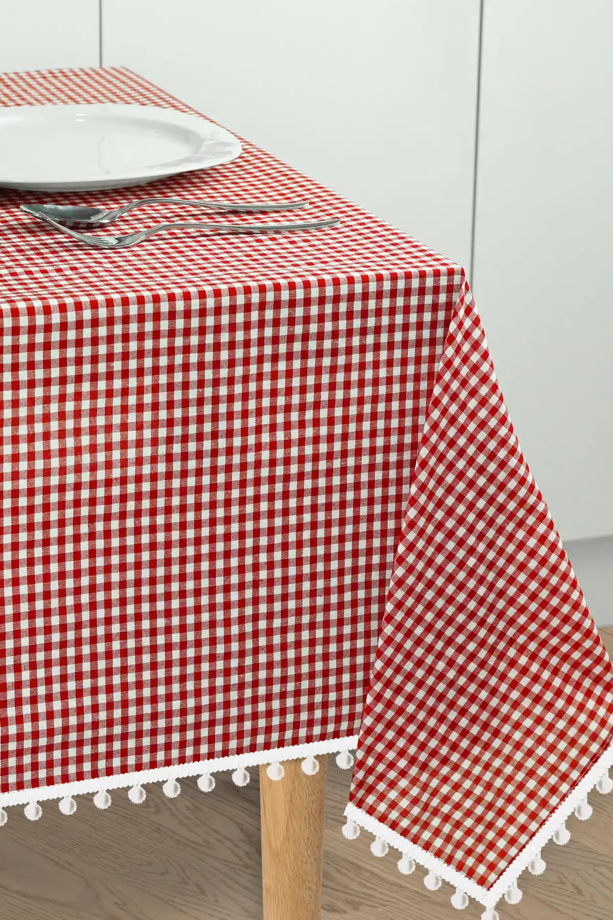 Soft Kare Ponpon Serisi Canlı Renkli Masa ve Piknik Örtüsü Koleksiyonu