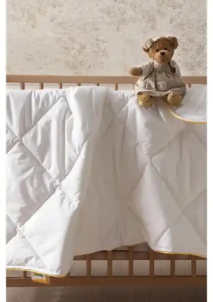 Yataş Mini Hollofil Allerban Mikrofiber Bebek Yorganı: Sağlıklı ve Konforlu Uyku İçin Ideal Seçenek