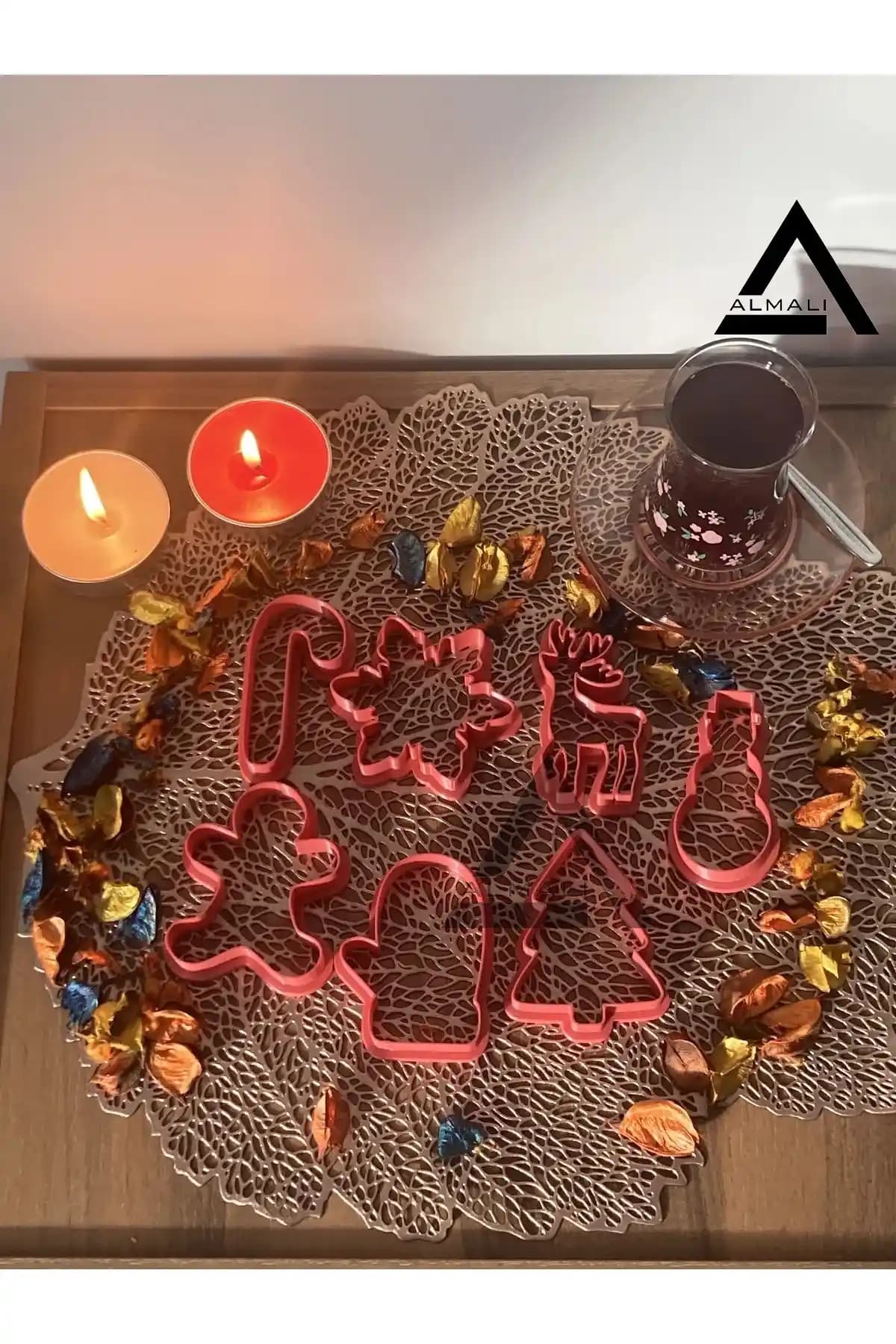 Yılbaşı Temalı Kurabiye Kalıbı Seti: Yaratıcı ve Eğlenceli Mutfak Deneyimi İçin Ideal