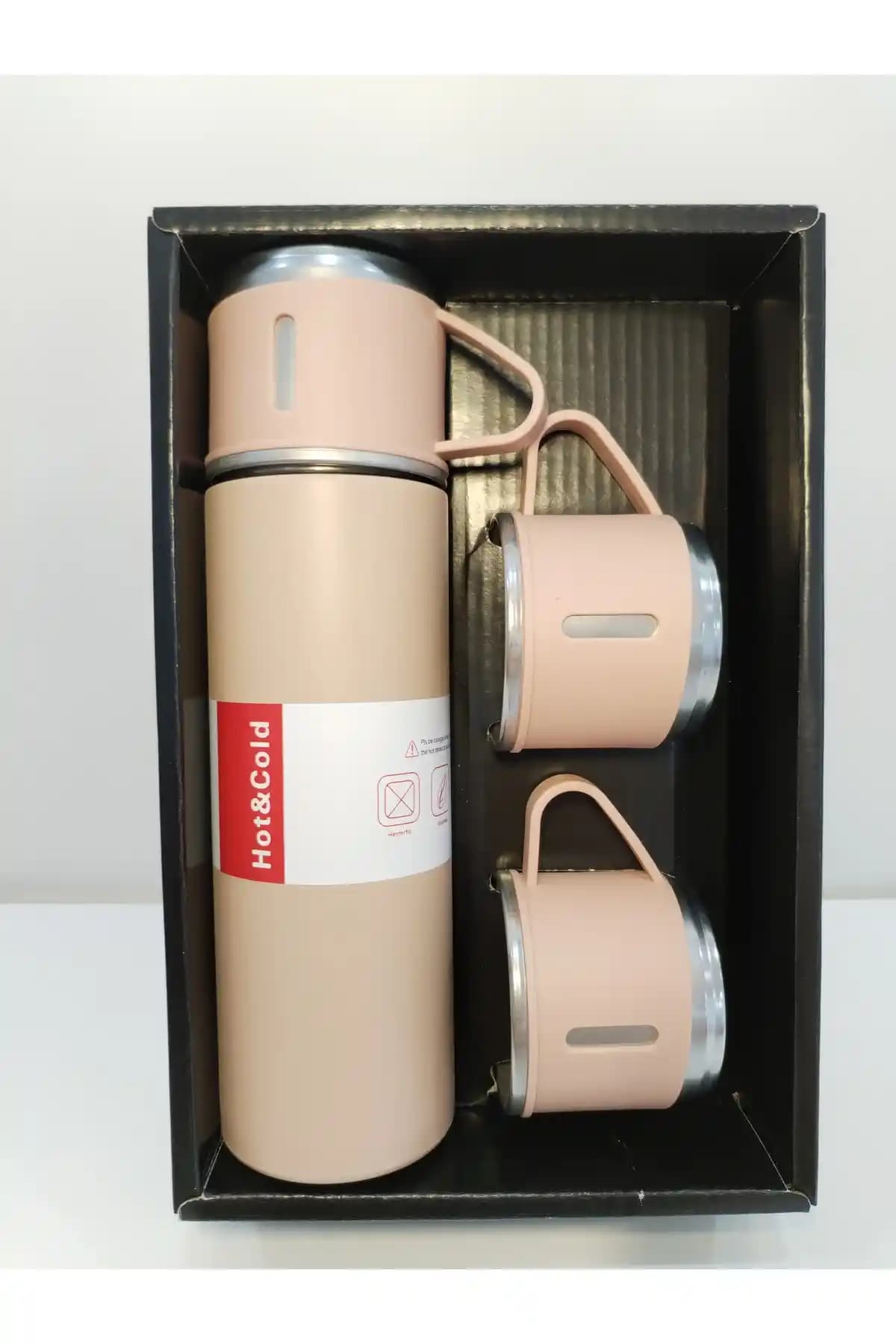 3 Bardaklı Termoslar Dekorasyon ve Mobilya Trendlerinde Yenilikçi Bir Dokunuş