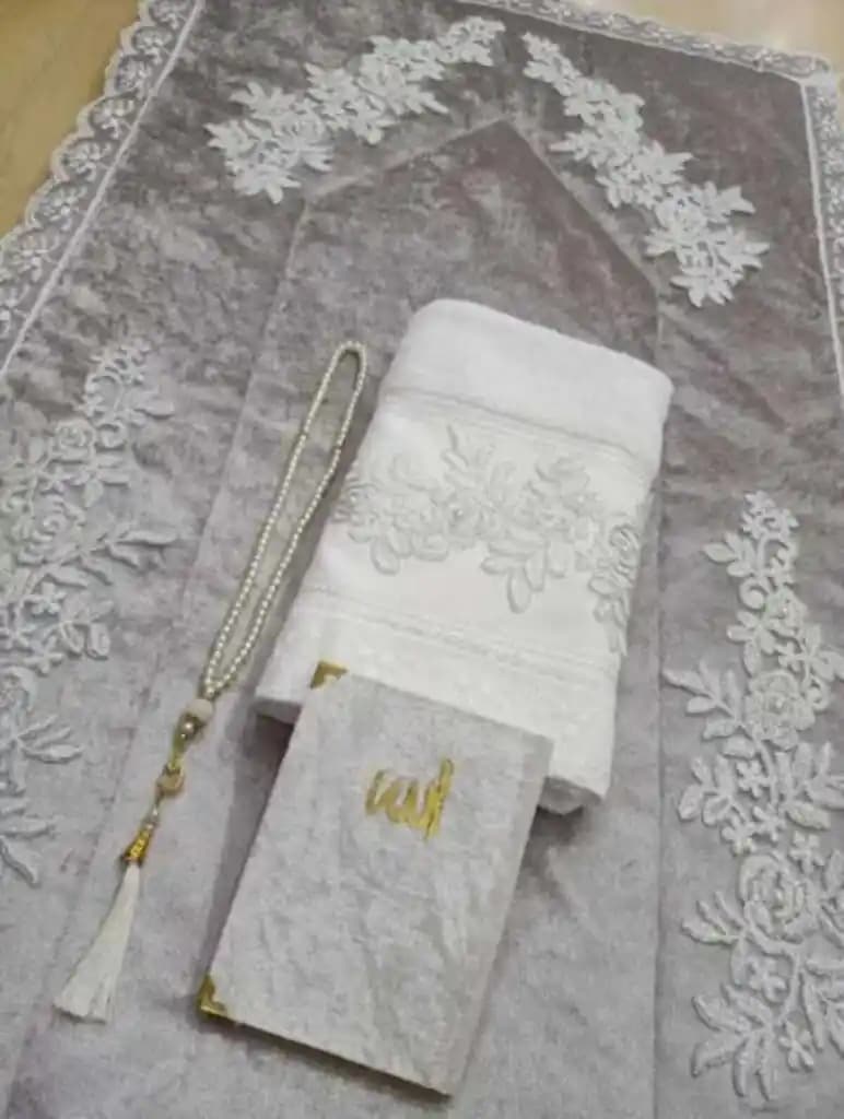 Geleneksel ve Modern Tasarımlarla Dekorasyonda Fark Yaratan Bohça Seccade Havlu Takımı