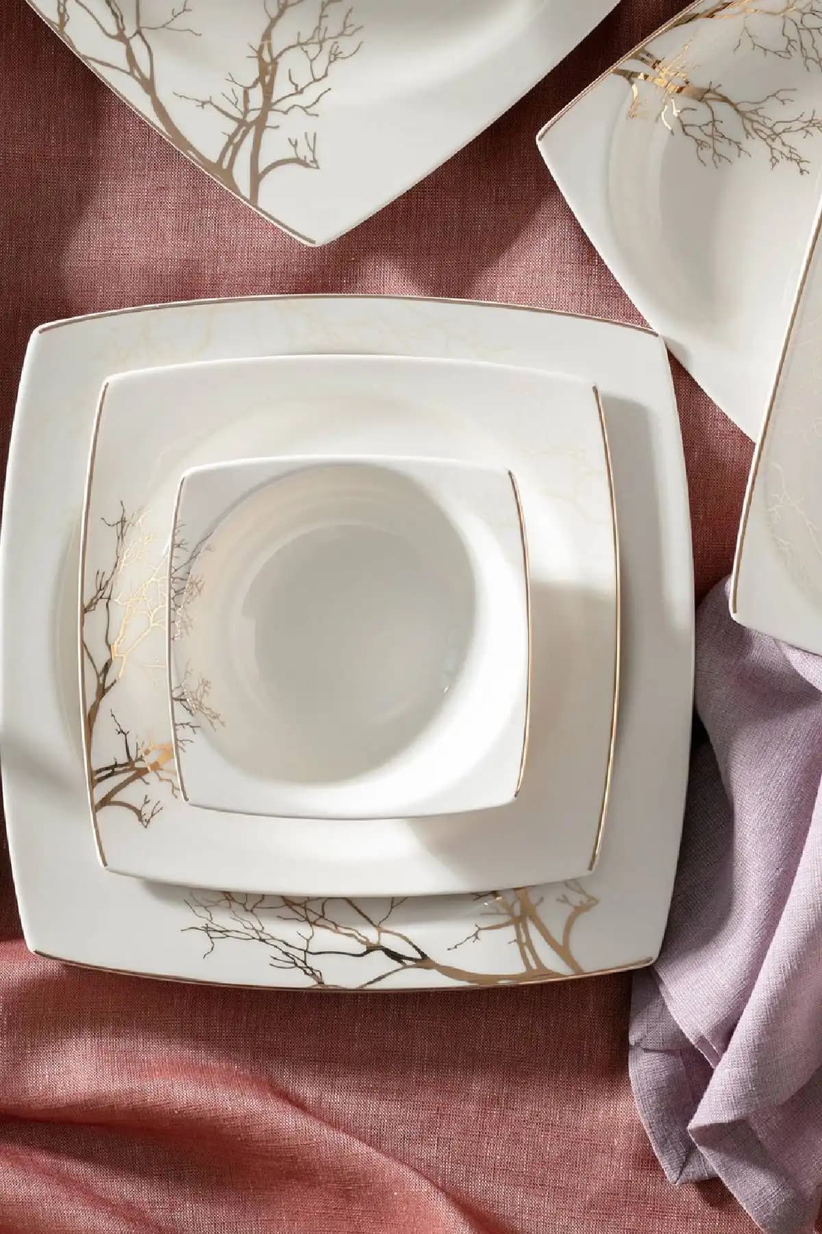 Sonbahar Döneminde Dekorasyon ve Mobilyada Şıklık: Autumn Yemek Takımlarıyla Sıcak Bir Atmosfer Yaratın