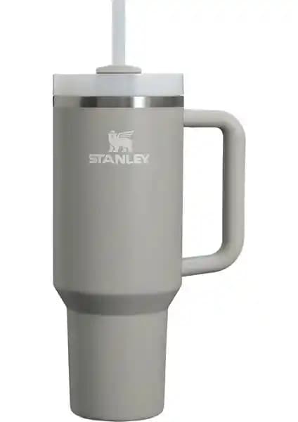 Stanley Termos Karşılaştırması: Quencher Pipetli ve Legendary Classic Bottle Özellikleri