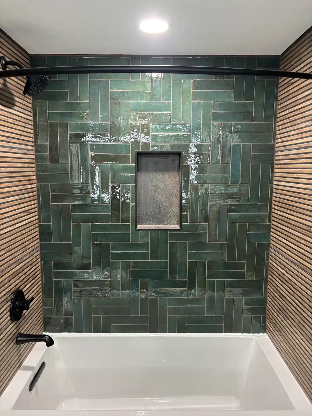 Chicago'da Moody Stil Banyo Yenileme: Modern Tasarım ve Fonksiyonel Çözümler