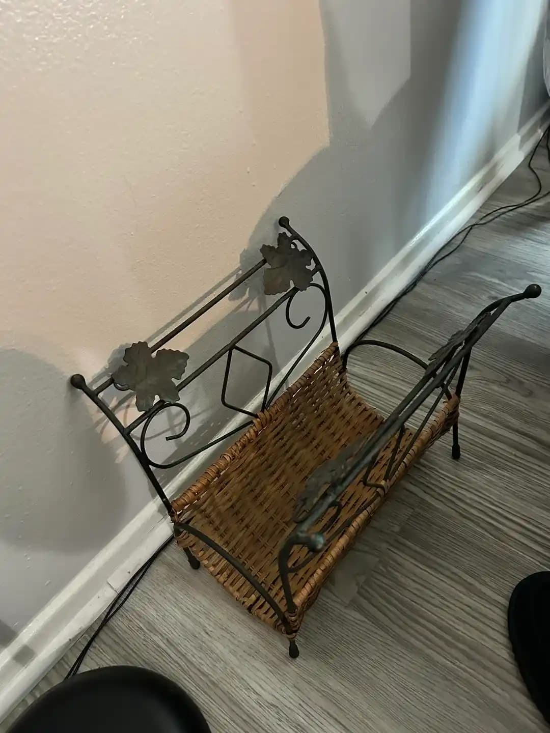 Dergi ve Gazete Tutucularının Fonksiyonları ve Alternatif Kullanım Alanları Hakkında Detaylı İnceleme