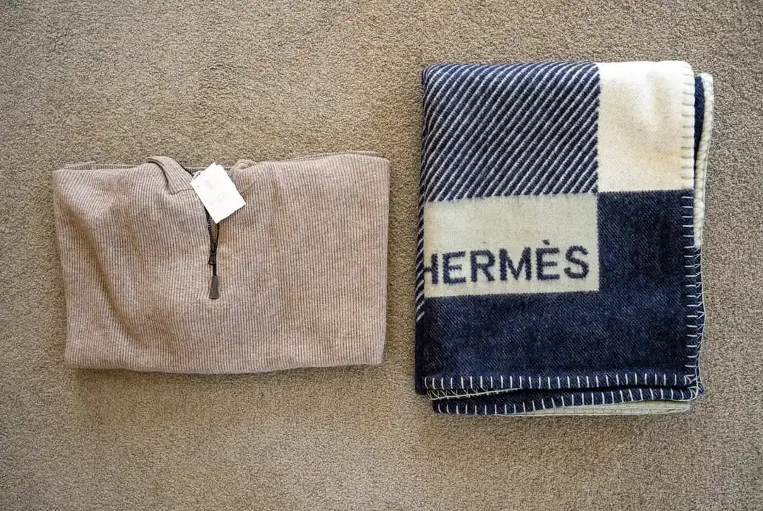 Hermes Avalon Battaniye ve Brunello Cucinelli Çeyrek Fermuarlı Kazak İncelemesi ve Özellikleri