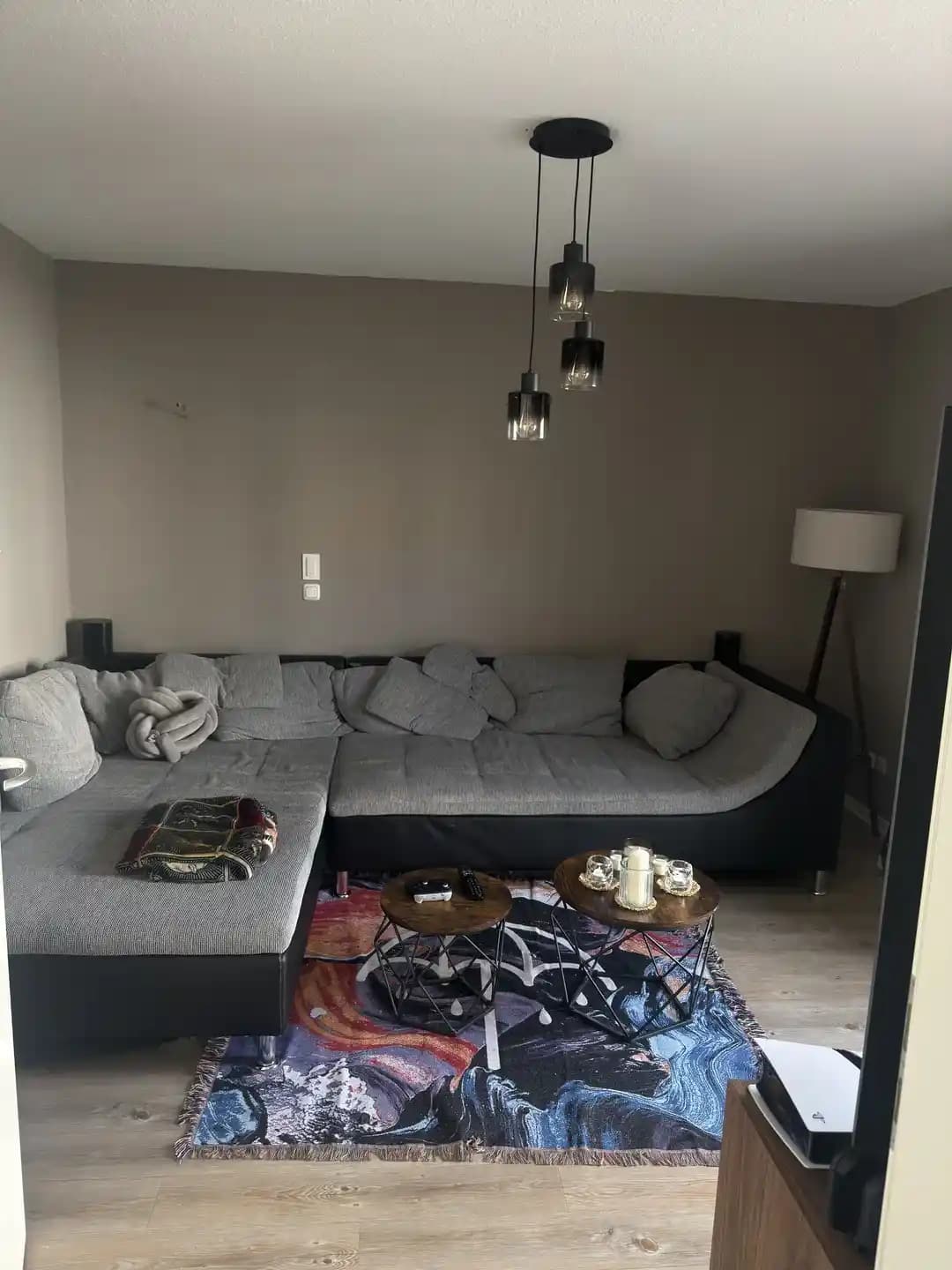 Küçük Oturma Odası Tasarımında Mobilya Seçimi ve Dekorasyon İpuçları