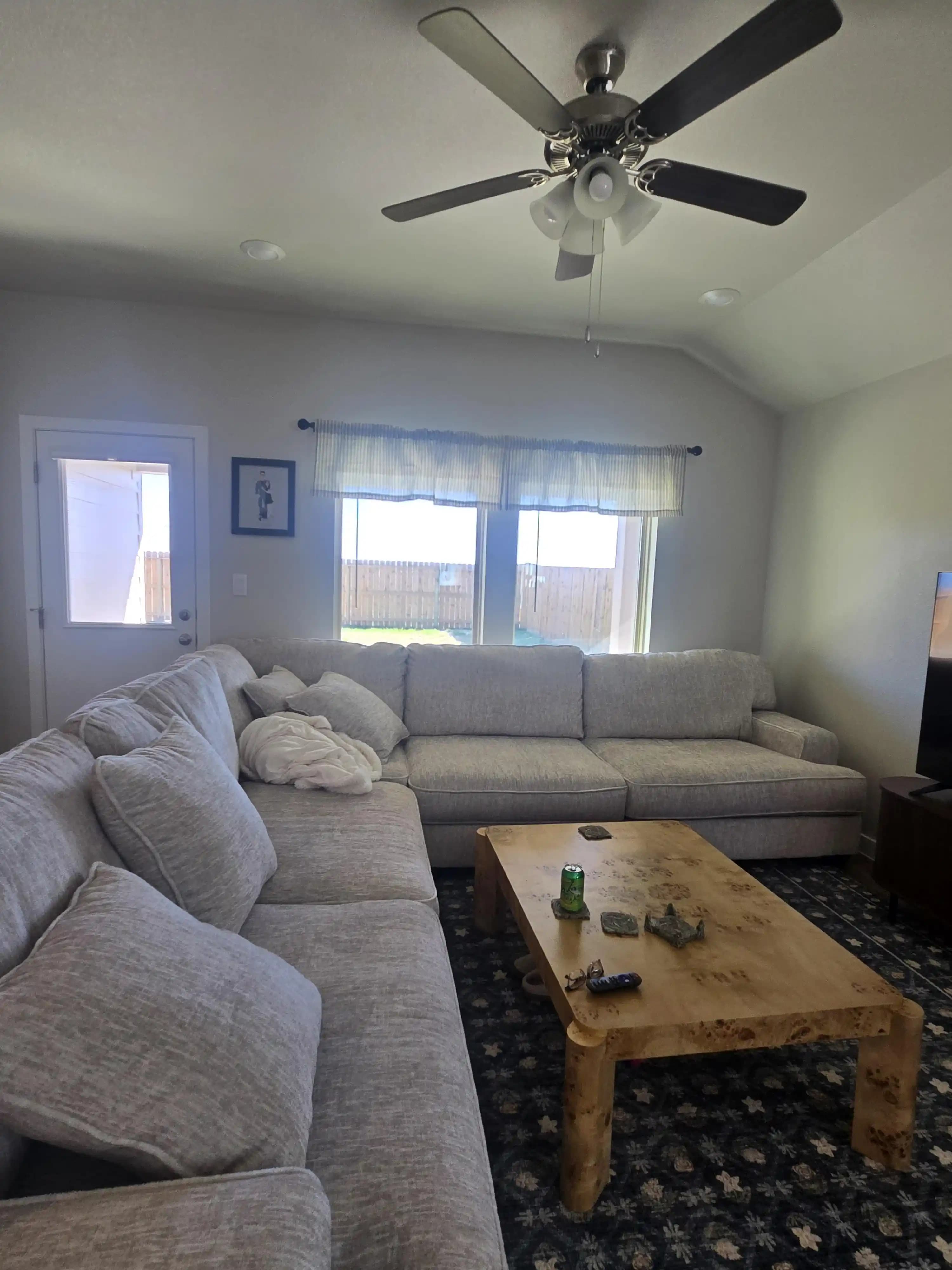 Pencere Perdesi Seçiminde Valance ve Uzun Perdelerin Estetik ve İşlevsel Karşılaştırması