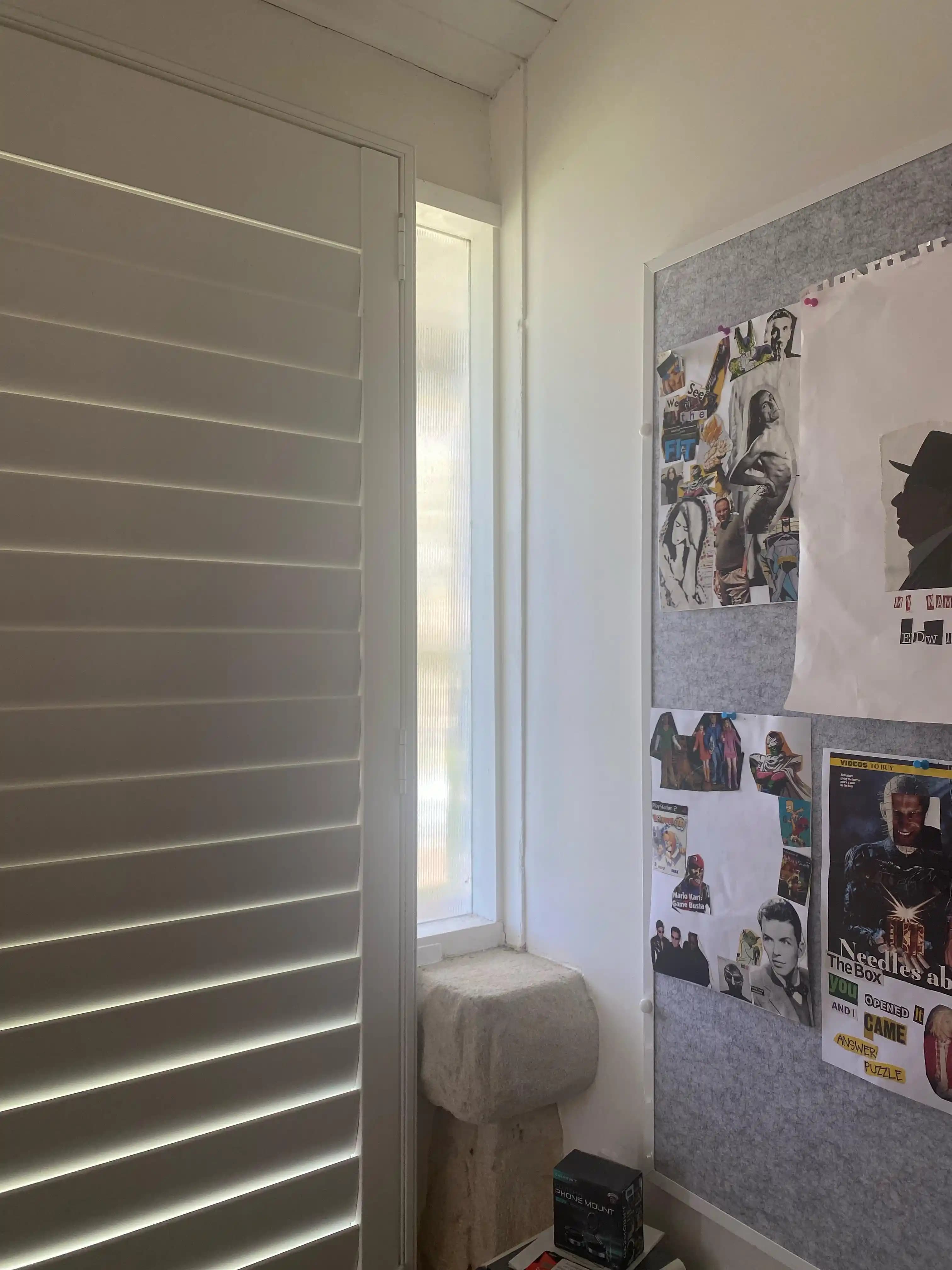 Pencereyi Kapatma ve Güneş Işığını Engelleme Yöntemleri: Karartma Filmleri ve Alternatif Çözümler