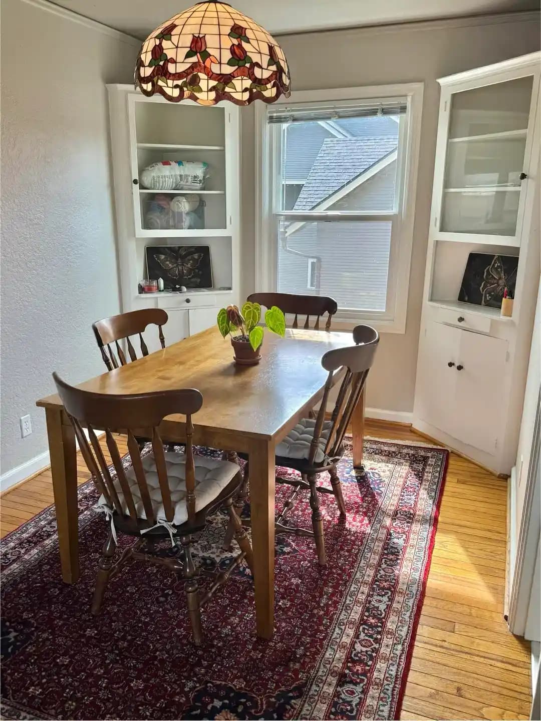 Yemek Odası Halısı Seçiminde Tasarım, Boyut ve Malzeme Kriterleri