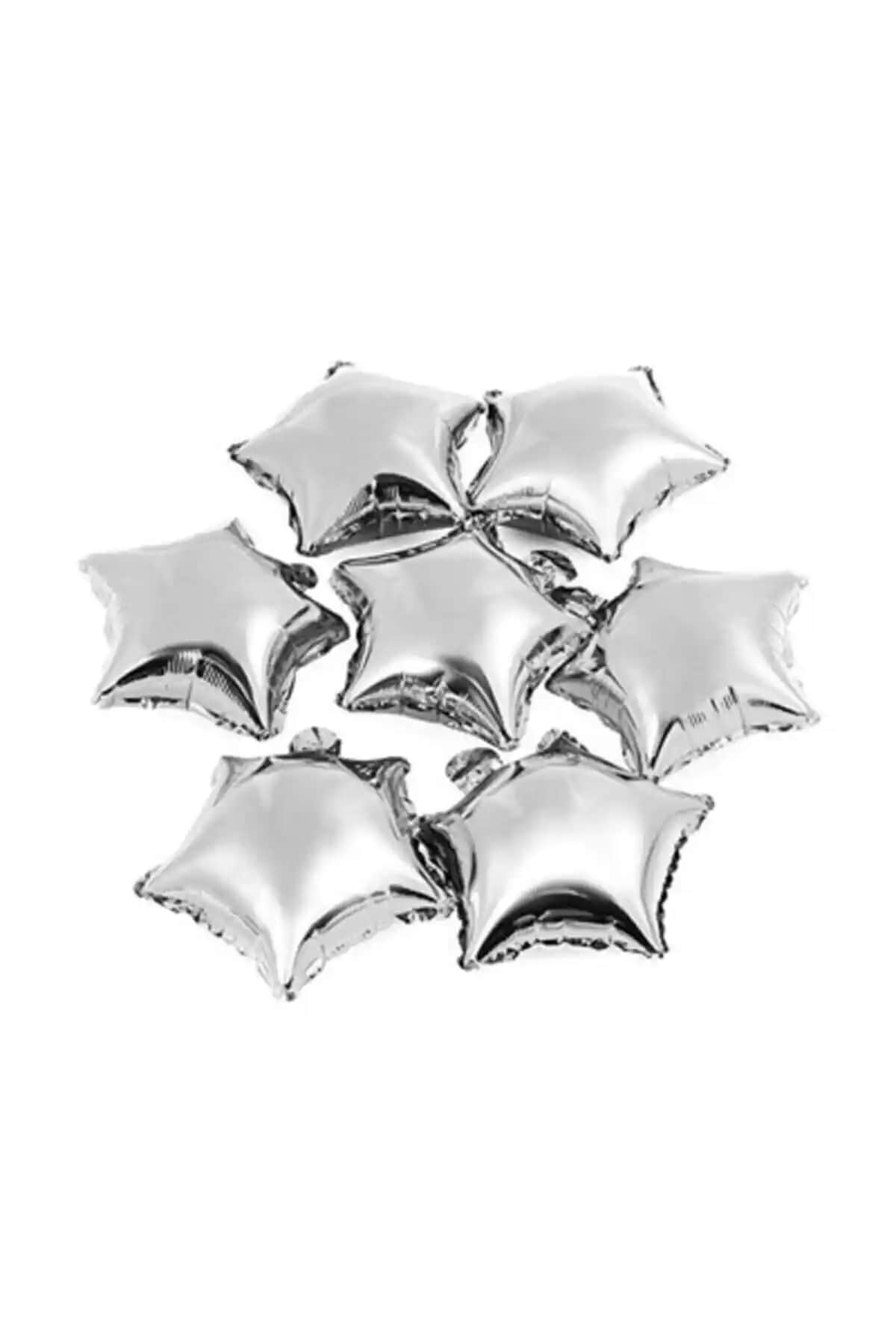 Gümüş Yılz Folyo Balonlar ile Şık ve Parlak Parti Dekorasyonu Seçenekleri