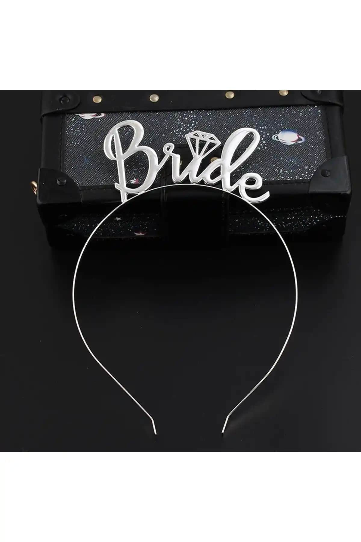 Huzur Party Store Bride Yazılı Metal Taç: Zarif ve Dayanıklı Düğün ve Kutlama Aksesuarı