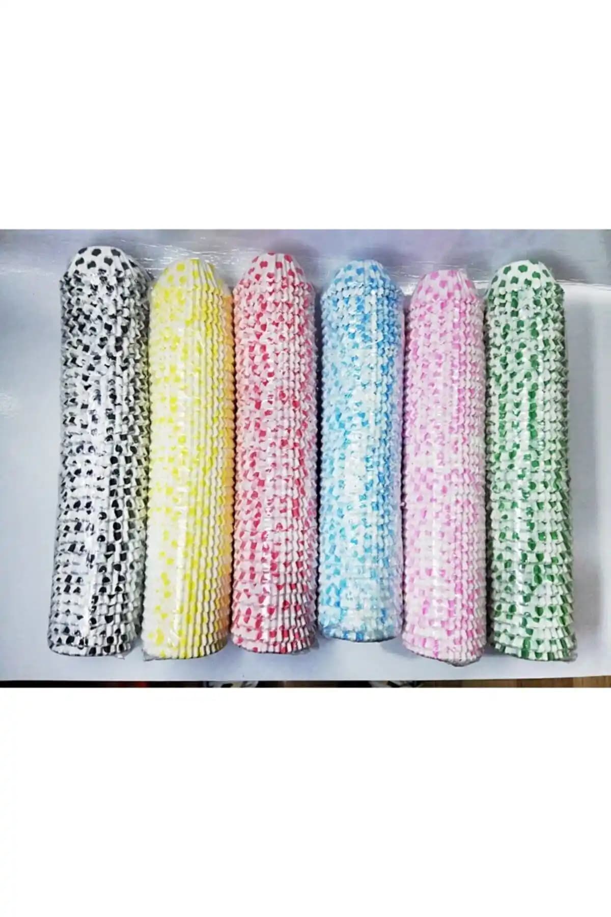 Öztürkler Muffin ve Cupcake Kağıt Kapları Beyaz-Pembe Puantiyeli Tasarım