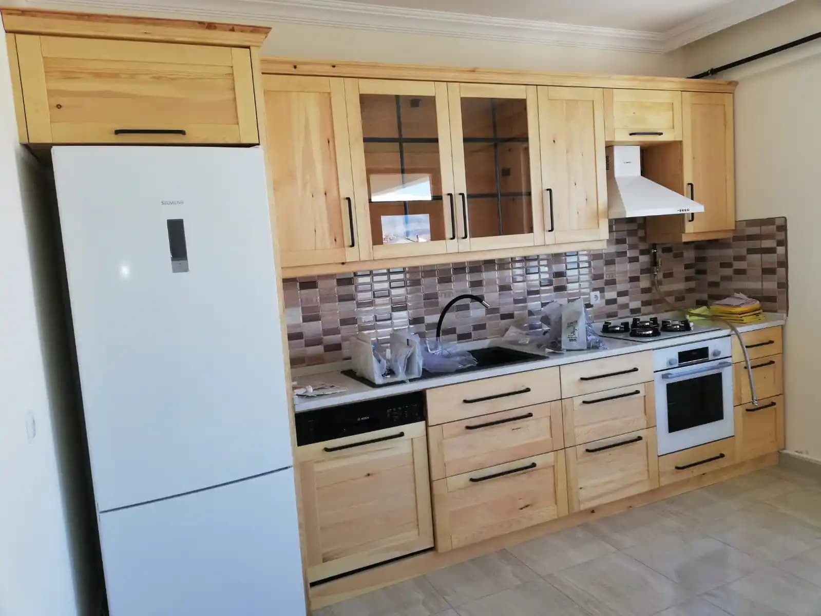 Ahşap Mutfak Dolabı Modelleri: Estetik ve Fonksiyonellik Sunan Çeşitler ve Seçim İpuçları