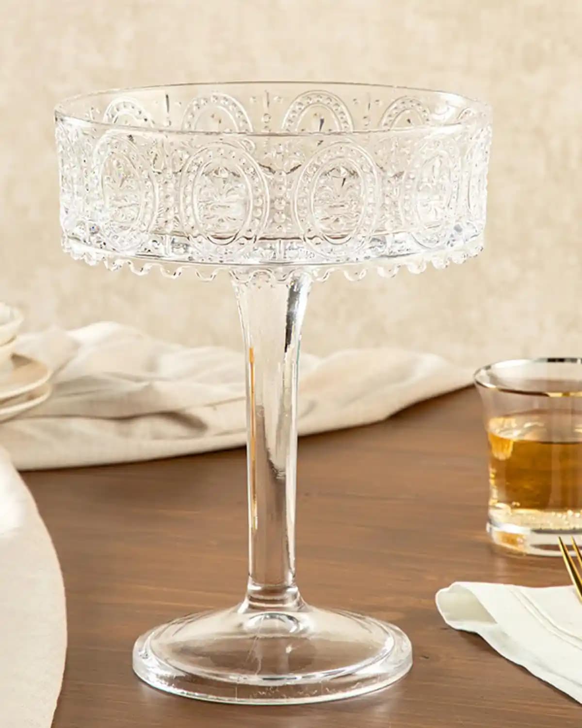 Ayaklı Sunum Kasesi ile Dekorasyon ve Mobilyada Yenilikçi Çözümler