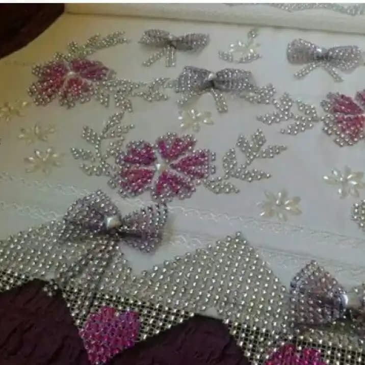 Boncuklu Havlu Süsleme Modelleri ile Ev Dekorasyonuna Zarif Dokunuşlar