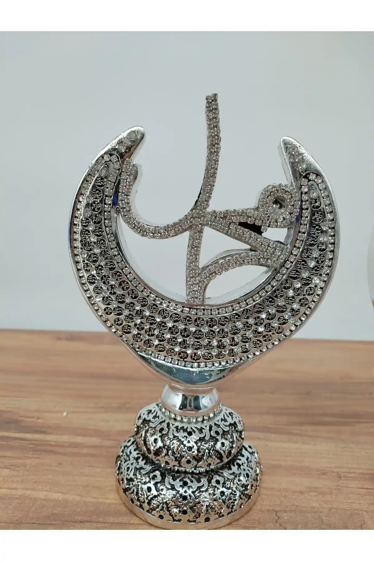 Cam Biblolar ile Dekorasyonda Zarafet ve Modernlik Sağlayan Şık Tasarımlar