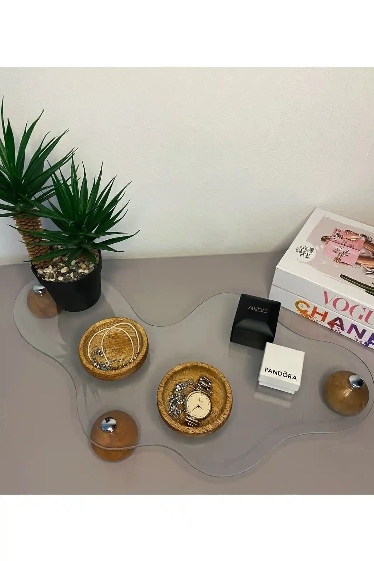 Cam Organizer ile Dekorasyon ve Mobilyada Şıklık ve İşlevsellik Artırma Yöntemleri