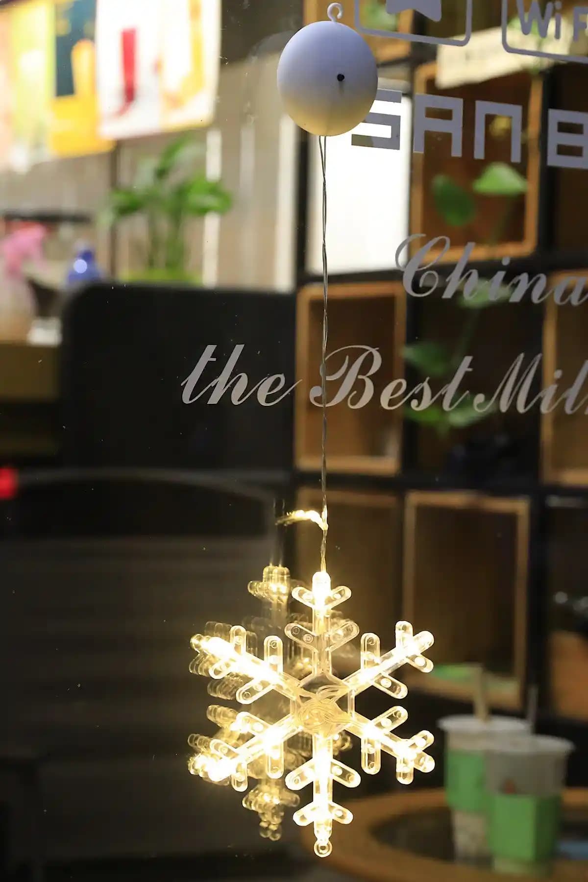 Cam Süsleri Dekorasyonda Zarafet ve Estetiğin Modern ve Geleneksel Kullanımı