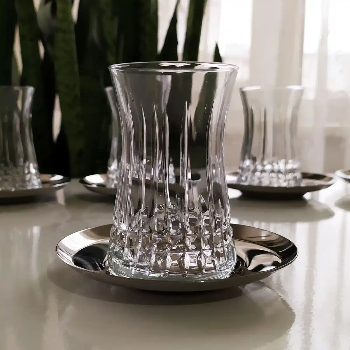 Çay Bardağı Modelleri: Dekorasyon ve Mobilyada Şıklık İçin En Güncel Seçenekler