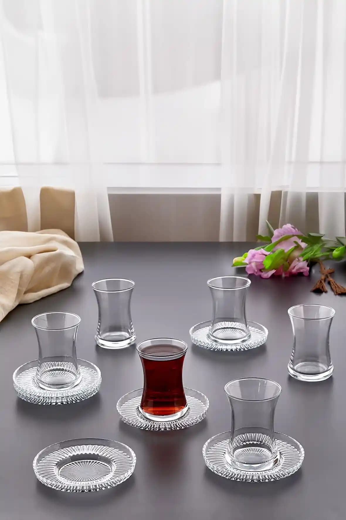Çay Setleri ve Bardak Takımları Seçimi: Dekorasyon ve Mobilya Perspektifi