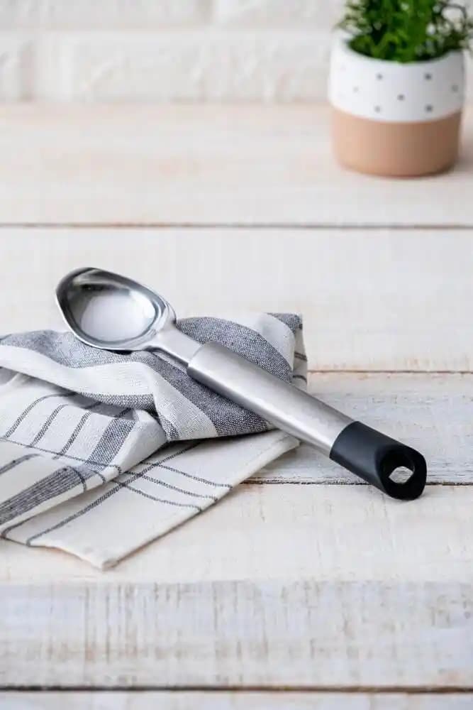 Çelik Dondurma Kaşığı Dekorasyon ve Mobilyada Şıklığın Detayları