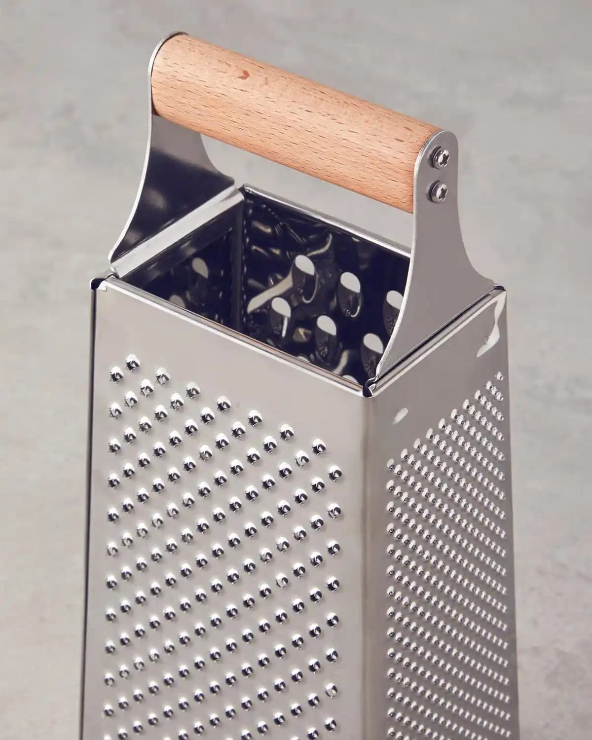 Çelik Rende: Dekorasyon ve Mobilyada İşlevsellik ve Estetiğin Birleşimi