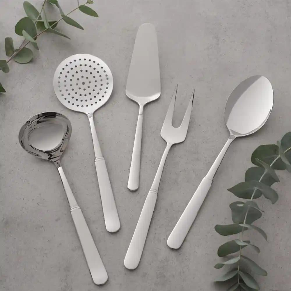 Çelik Servis Setleri ile Modern ve Dayanıklı Mutfak Dekorasyonu Seçenekleri