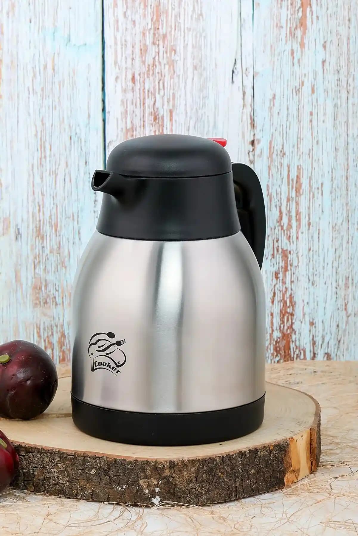 Çelik Sürahi Dekorasyonda Şıklık ve Dayanıklılık Sağlayan Modern ve Klasik Seçenekler