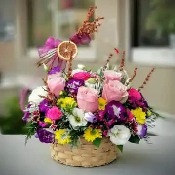 Çiçek Sepetleriyle Dekorasyonda Doğallık ve Şıklığın Uyumunu Yakalayın