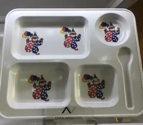 Çocuk Tabakları ve Dekorasyonunda Yenilikçi Tasarımlar ve Güvenli Malzeme Kullanımı