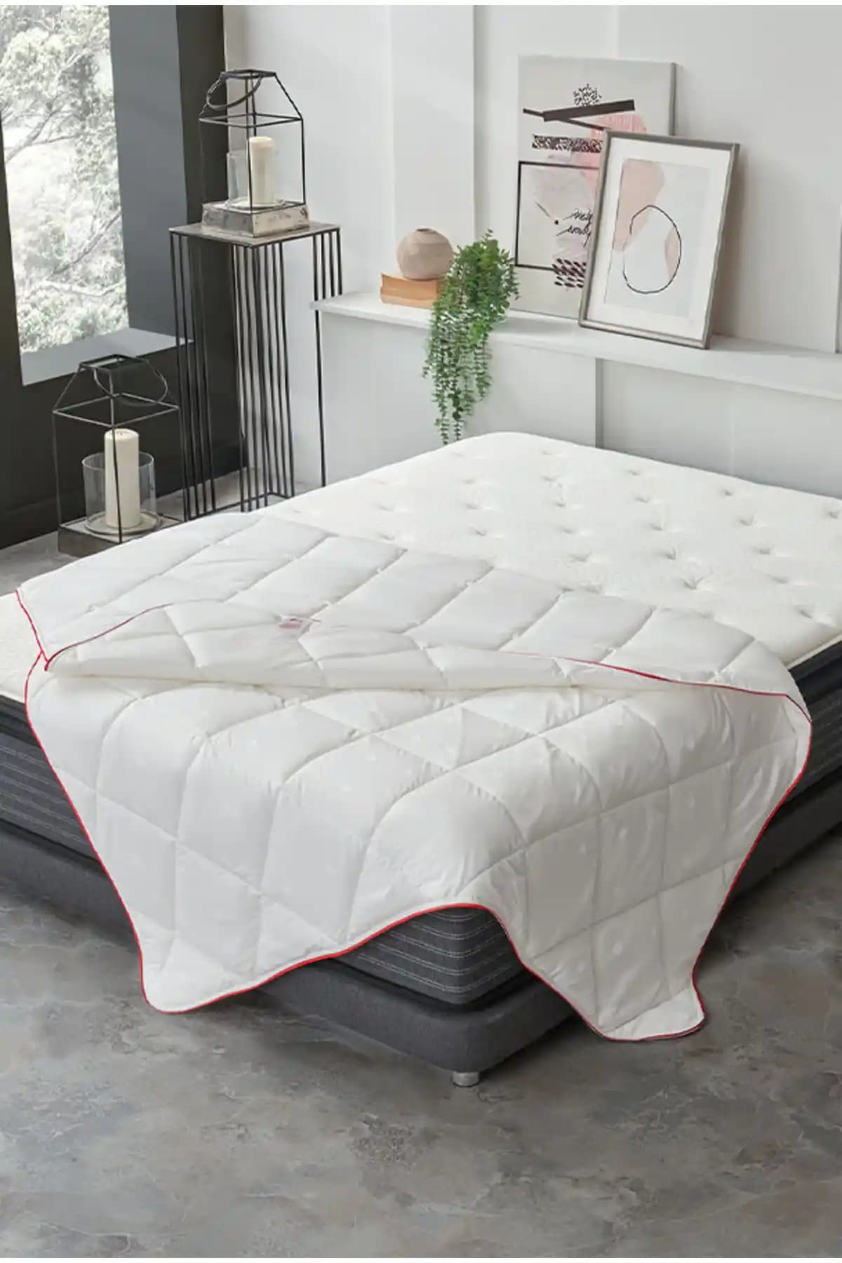 Dacron 95 Yorgan: Yatak Odası Dekorasyonuna Şıklık ve Konfor Katıyor