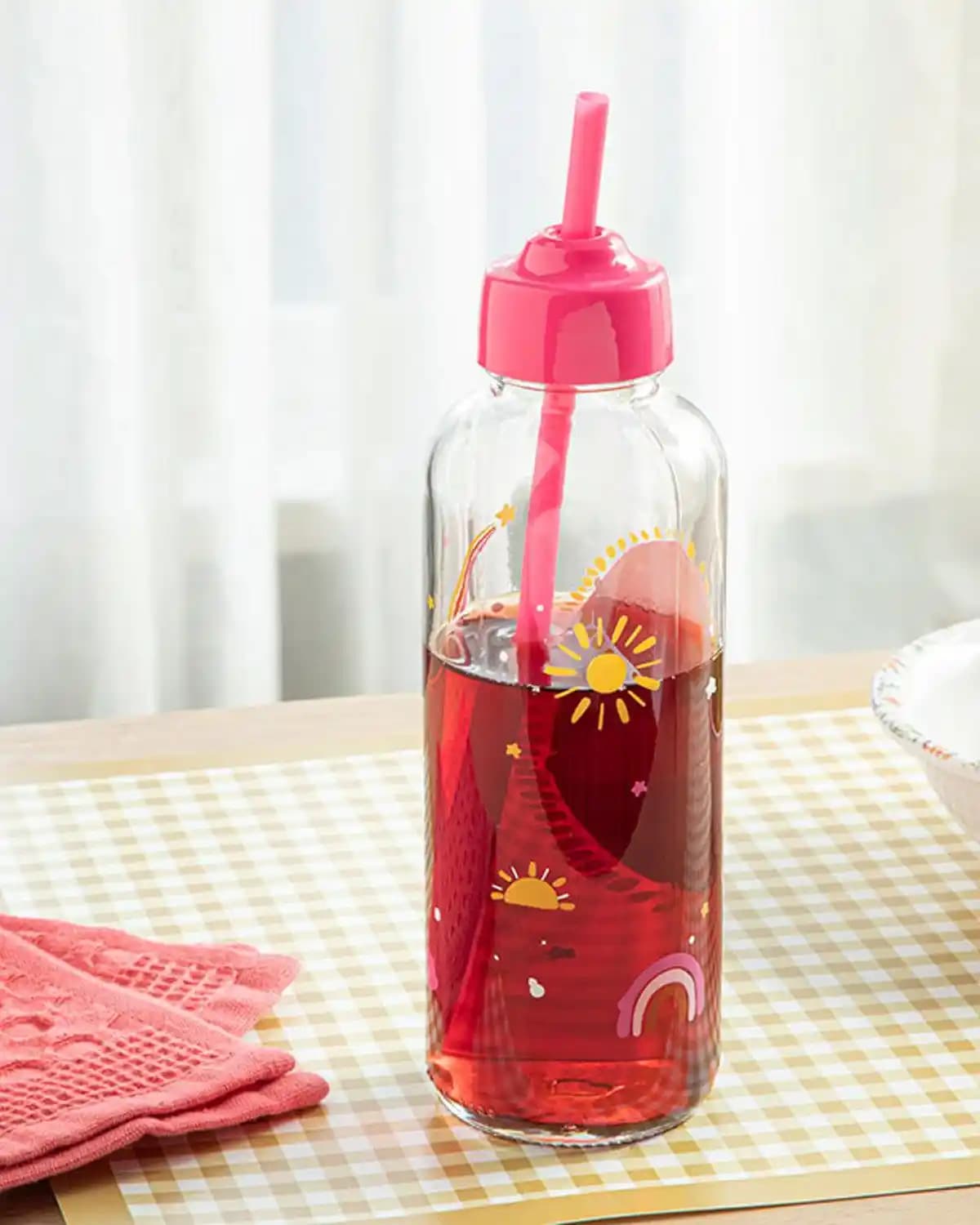 Dekorasyonda Pipetli Cam Şişelerin Estetik ve Fonksiyonel Kullanım Alanları