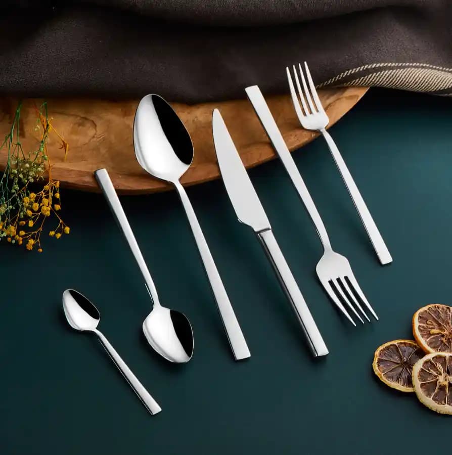 Dekoratif ve Fonksiyonel Çatal Setleri ile Mutfak ve Yemek Odası Şıklığını Artırın